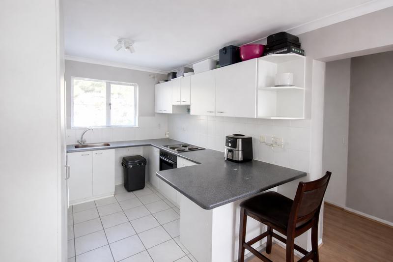 To Let 2 Bedroom Property for Rent in Vredehoek Western Cape
